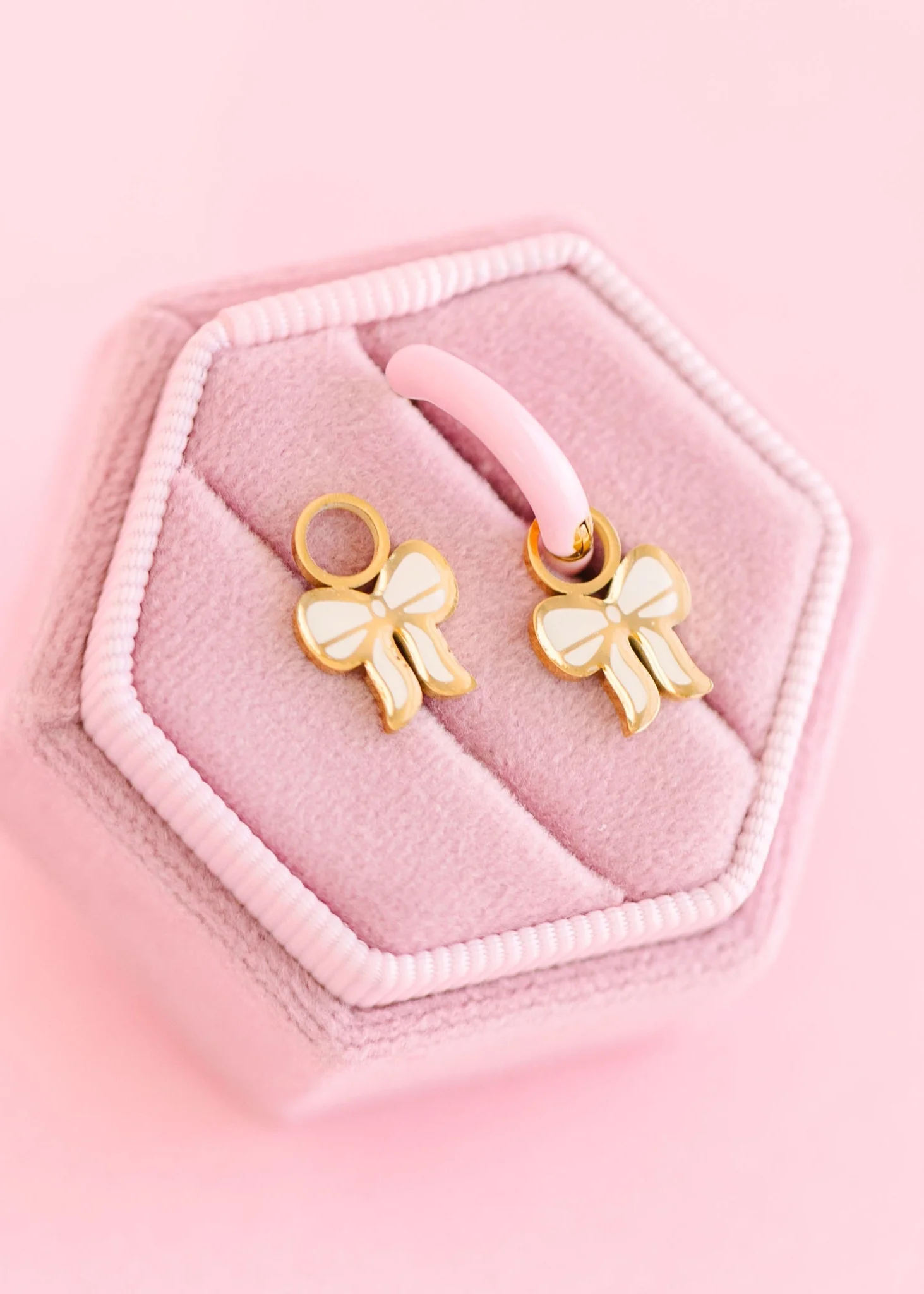 Cream Bow Charms - Image 2