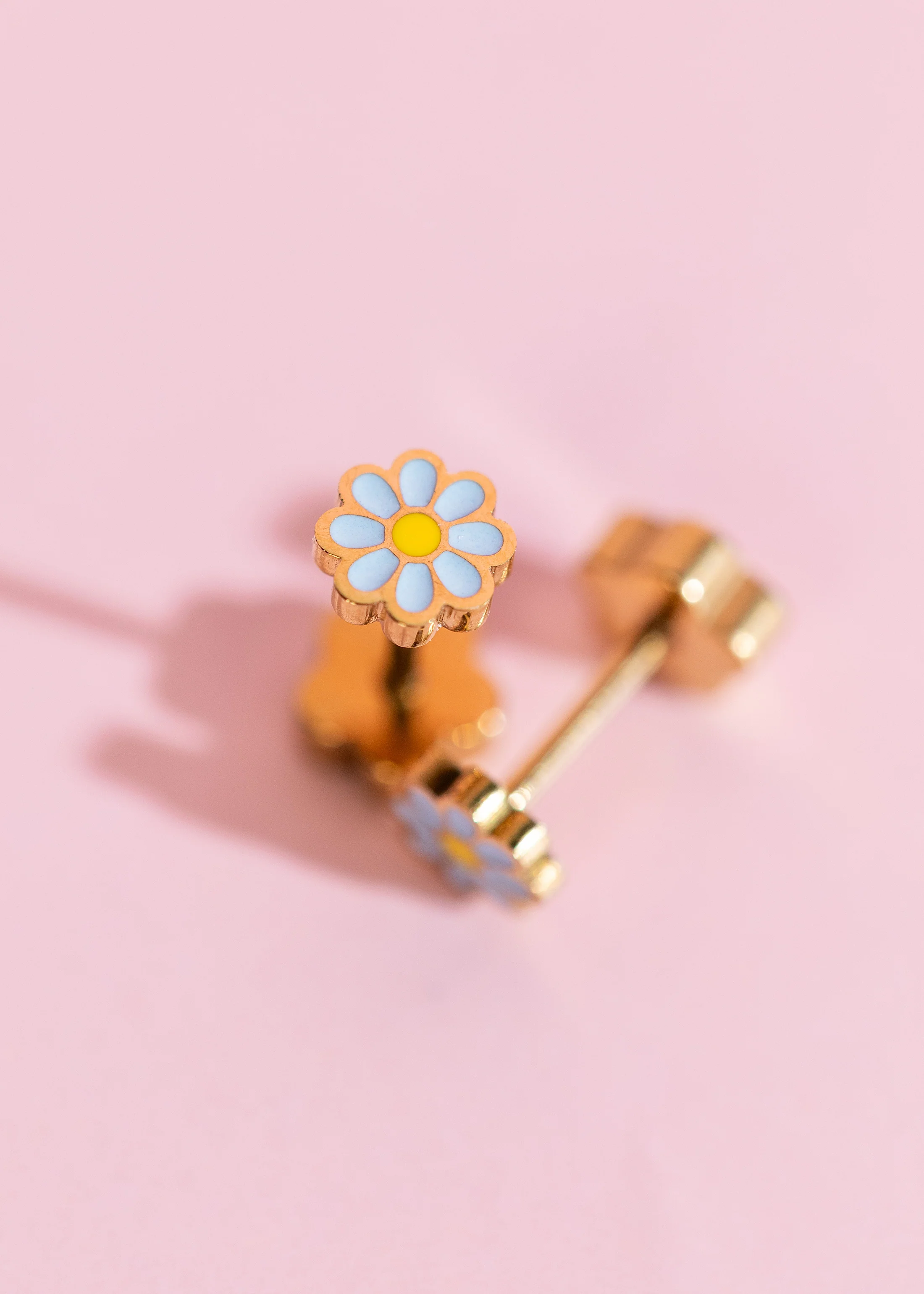 Tiny Light Blue Daisy