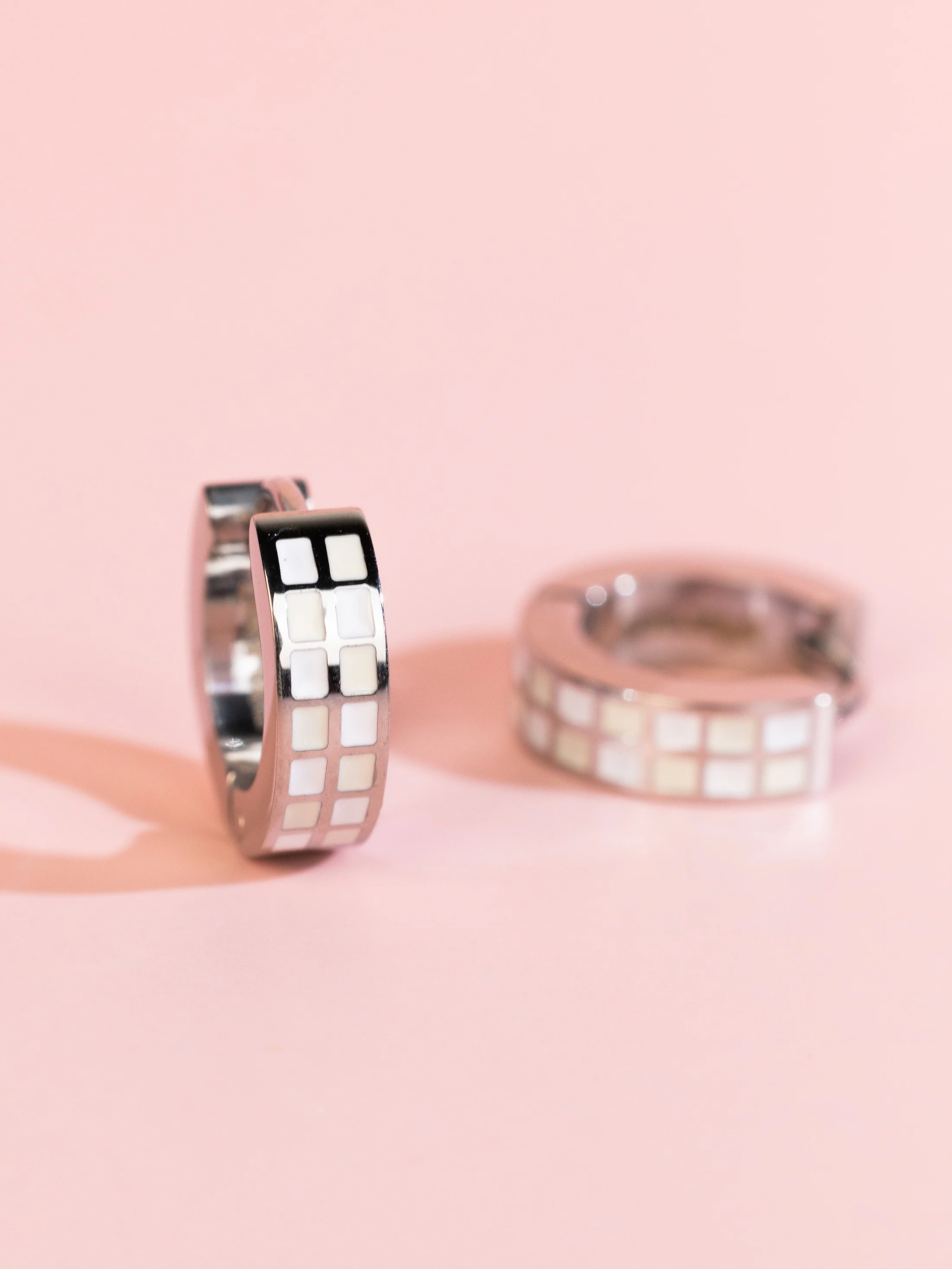 Silver Cream Checkered Huggies