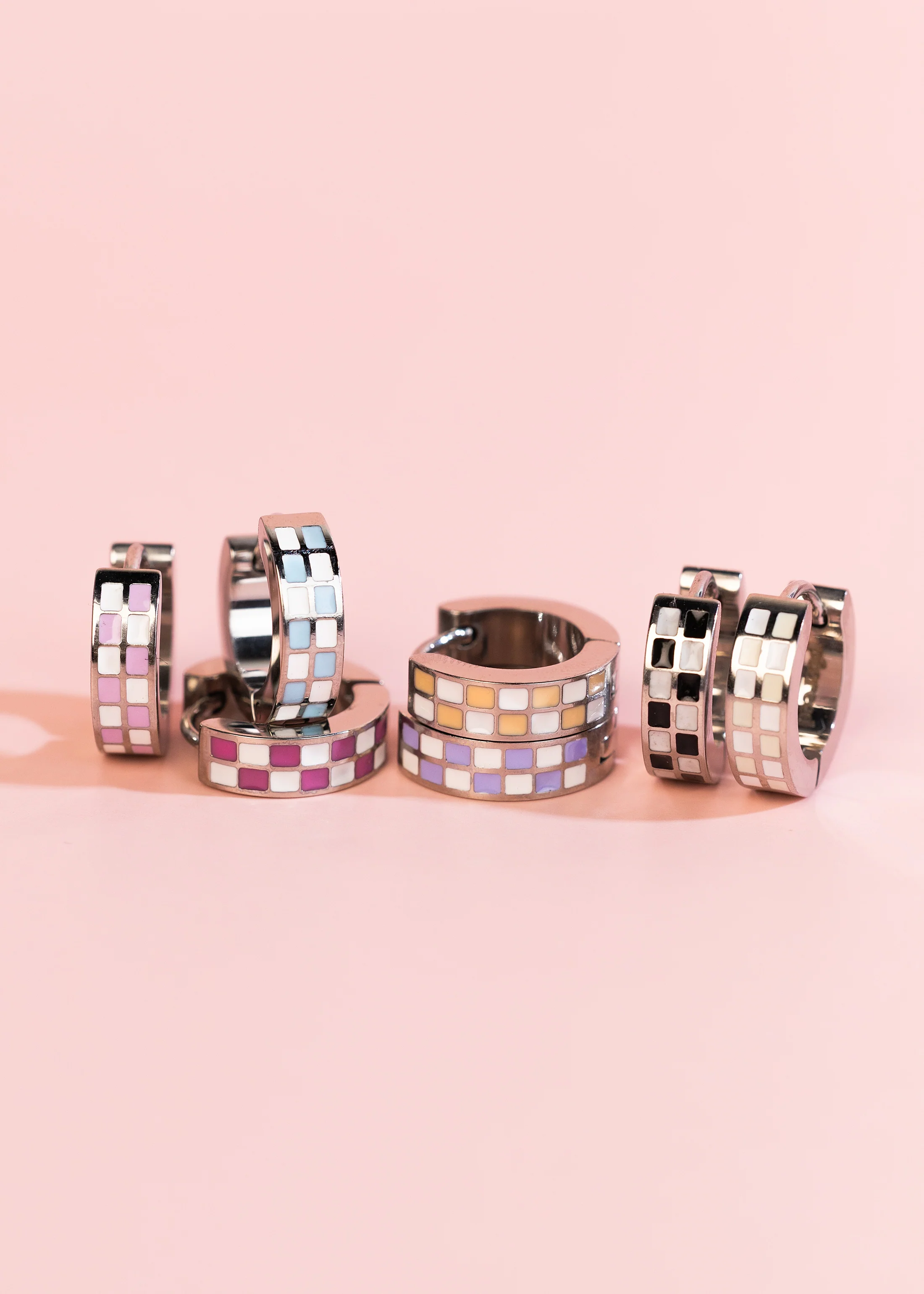 Silver Cream Checkered Huggies - Image 4